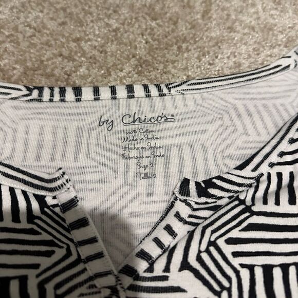 CHICOS black and white shirt sleeve tee - Picture 2 of 2